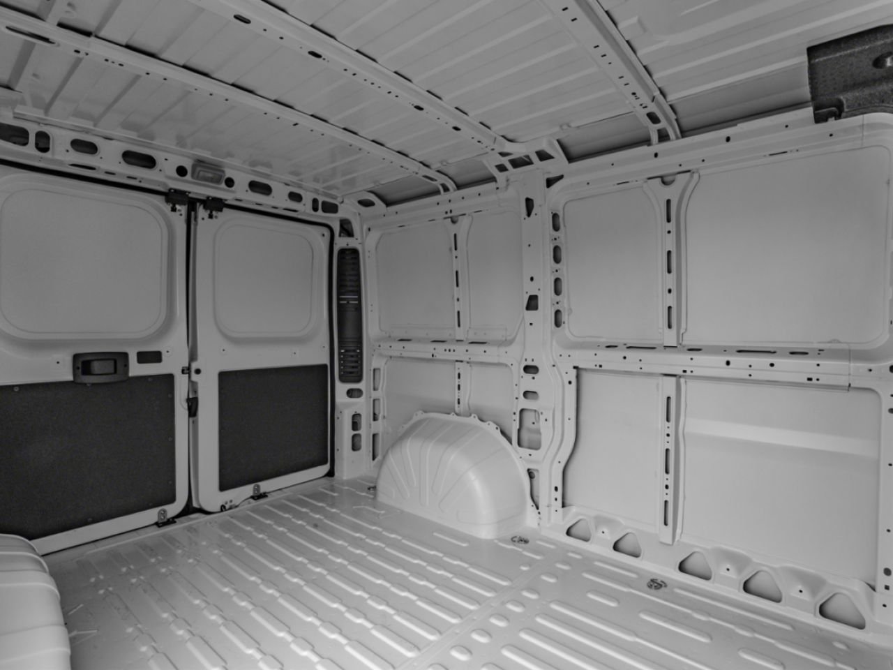 2025 Ram ProMaster Cargo Van 25220 | 1500 Tradesman toit de série 118 po avec siège passager Bright White Gatineau - photo #4