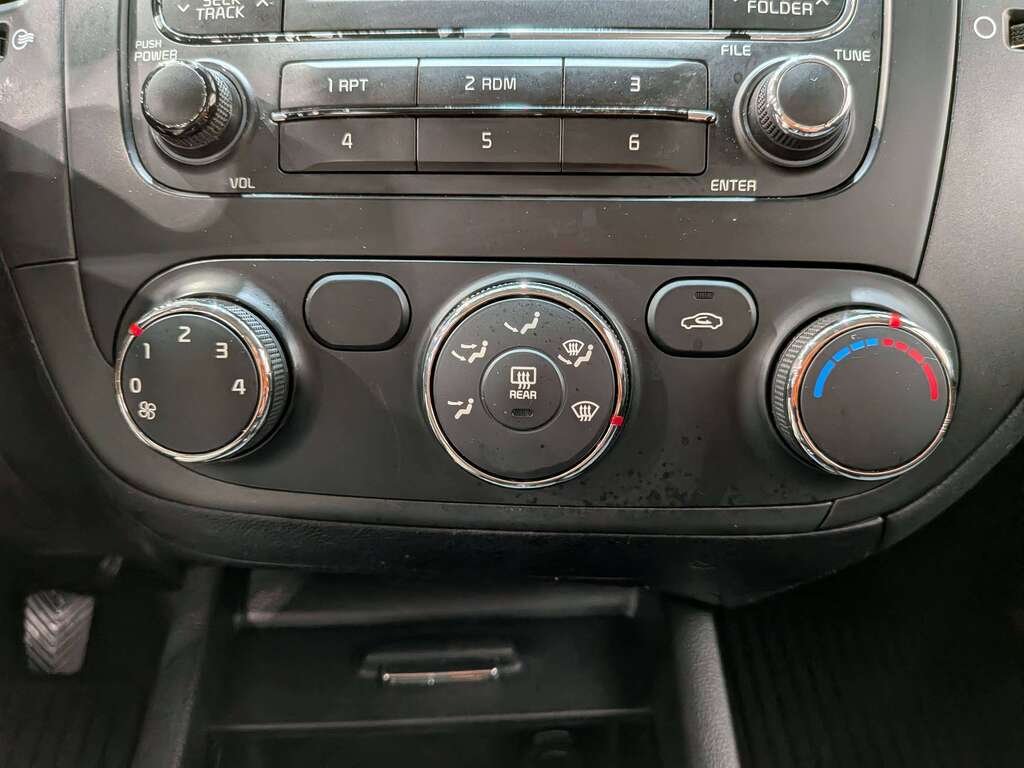 2015 Kia Forte 4dr Sdn Auto LX+ Winter Edition Silver Val-David - photo #21