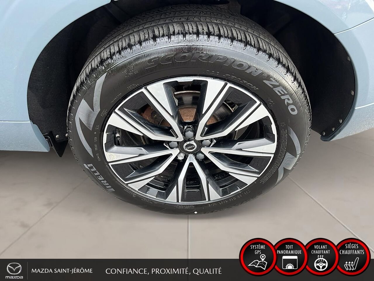 Volvo XC60 B5 PLUS DARK THEME | AWD | CAMÉRA 360 | TOIT PANO | 2024 Gris Saint-Jérôme - photo #10