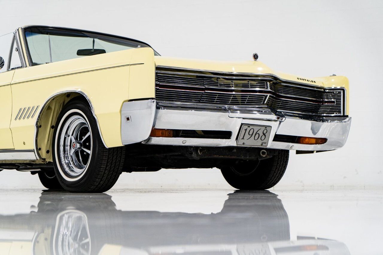 Chrysler 300 PRIX EN USD 440cu.in. Fully restored example 1968 Jaune Montréal - photo #40