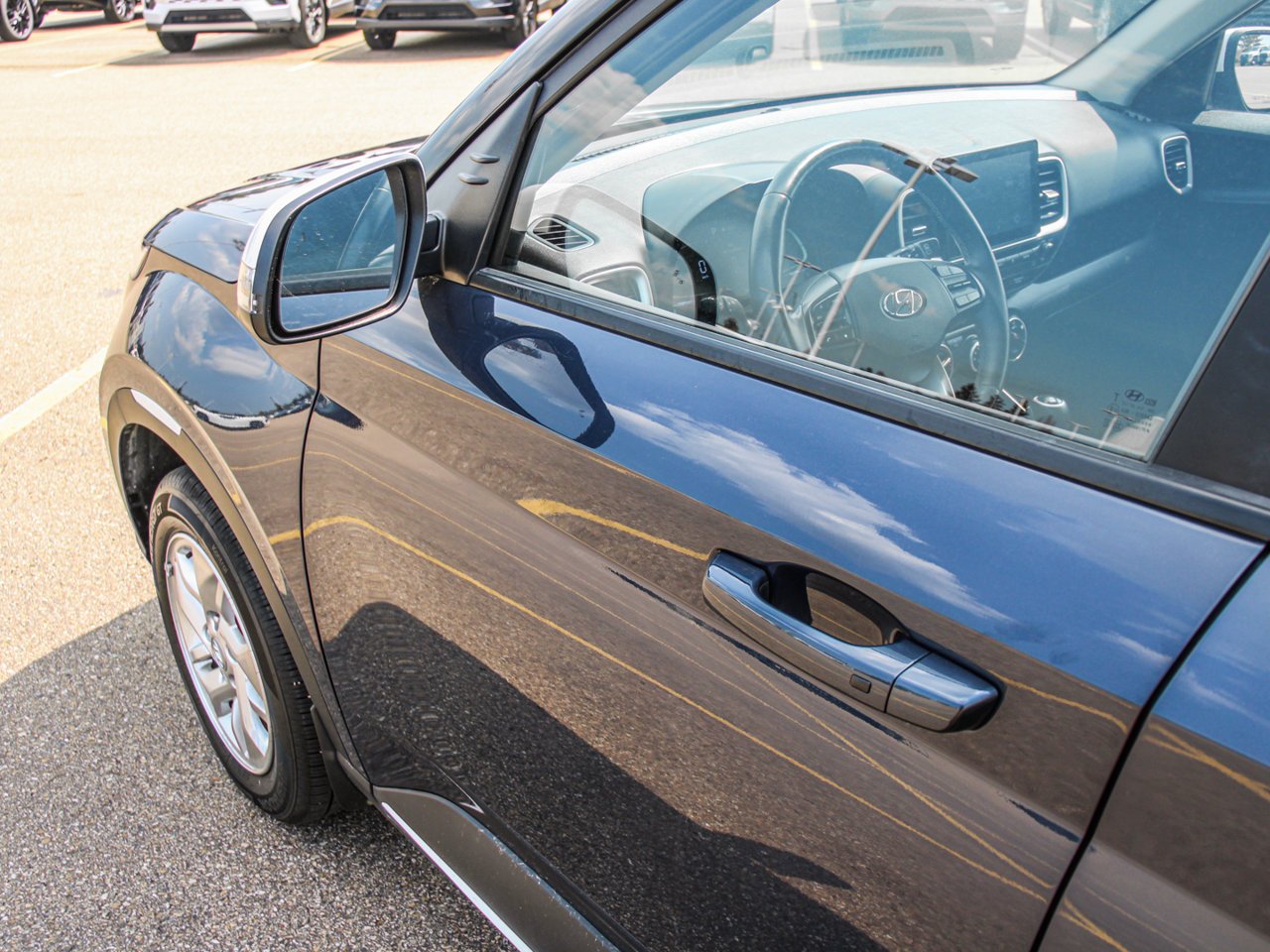 2023 Hyundai Venue Preferred IVT w/Two-Tone Blue Sherwood Park - photo #12