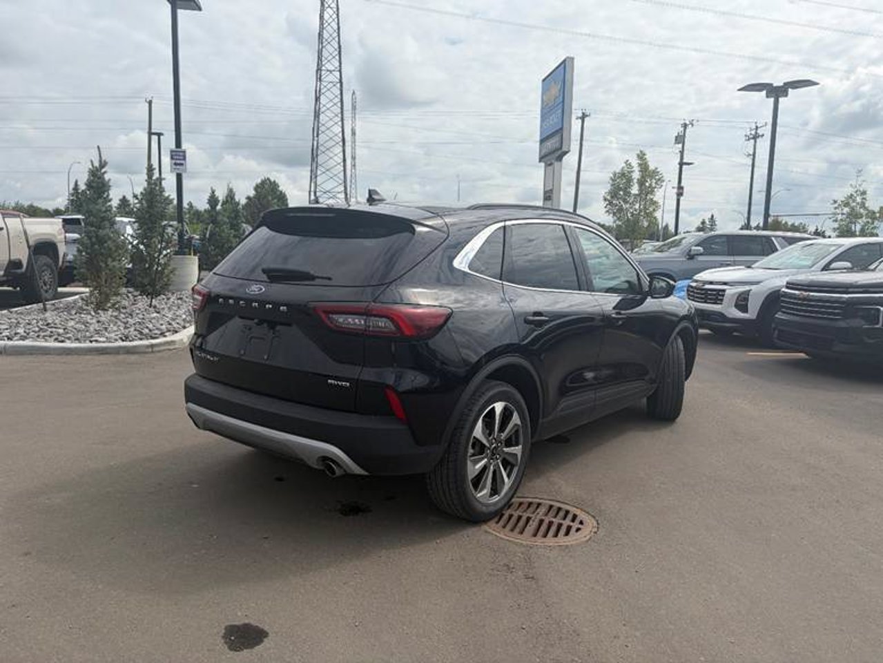 2025 Ford Escape Platinum AWD Black Sherwood Park - photo #3