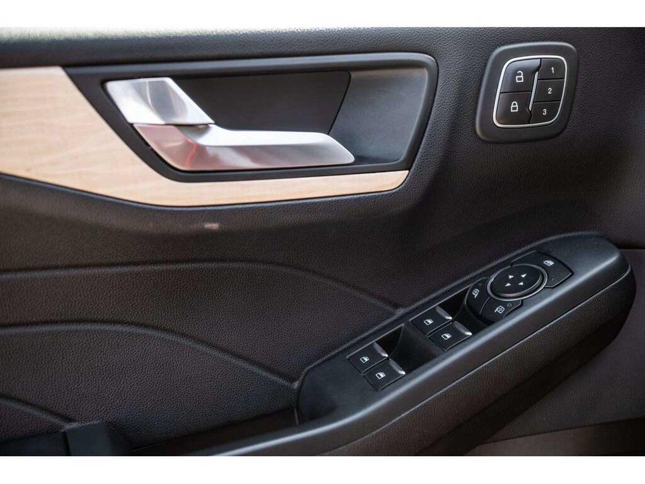 2021 Ford Escape Red Sainte-Julienne - photo #14