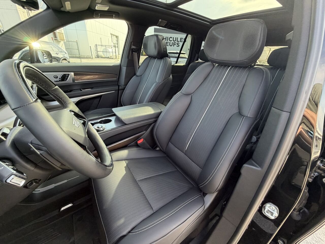 Cadillac VISTIQ Sport AWD FINANCEMENT À PARTIR 3.99% 2026 Noir Laval - photo #24