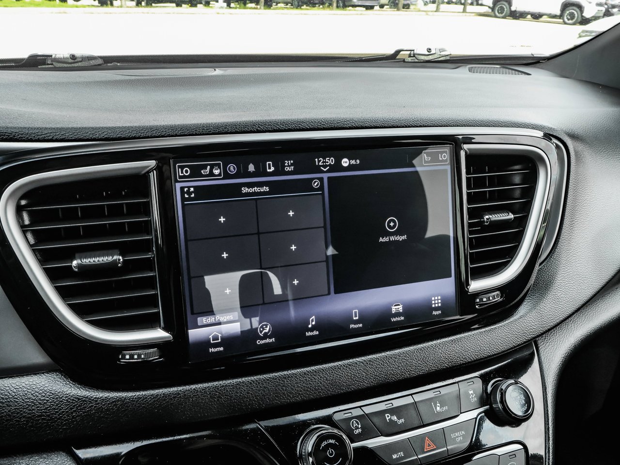 2025 Chrysler Grand Caravan SXT 2WD Black Sherwood Park - photo #26