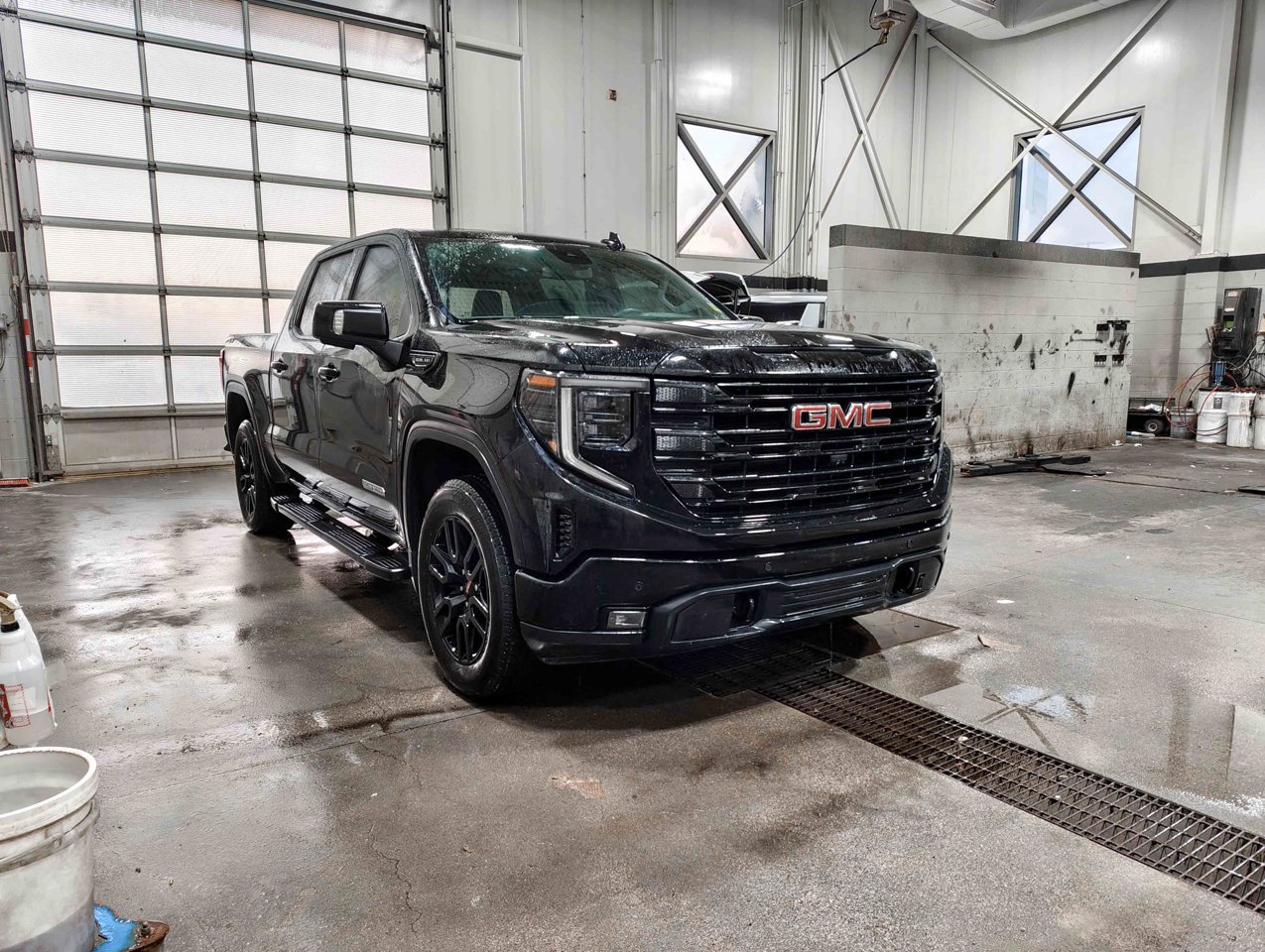 2024 GMC Sierra 1500 4WD Crew Cab 147 Elevation Black Sherwood Park - photo #3