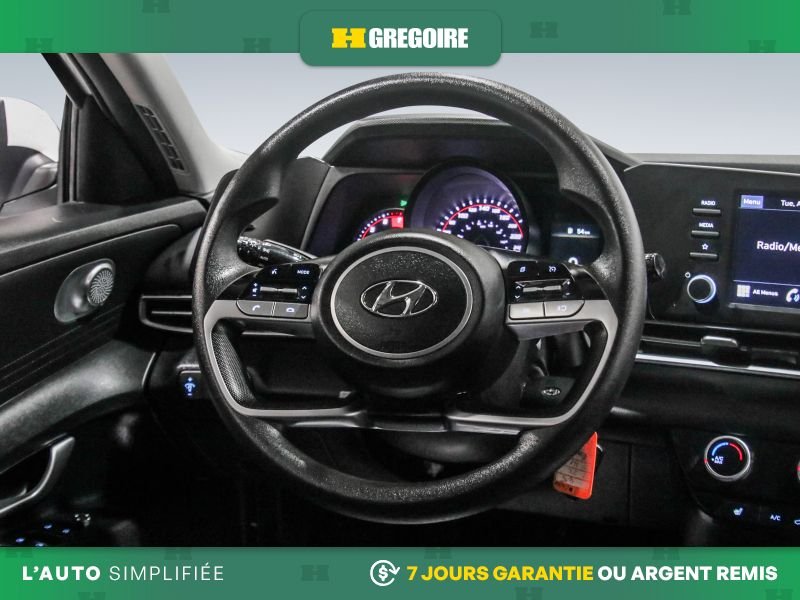 Hyundai Elantra 2022 Blanc Saint-Eustache - photo #18