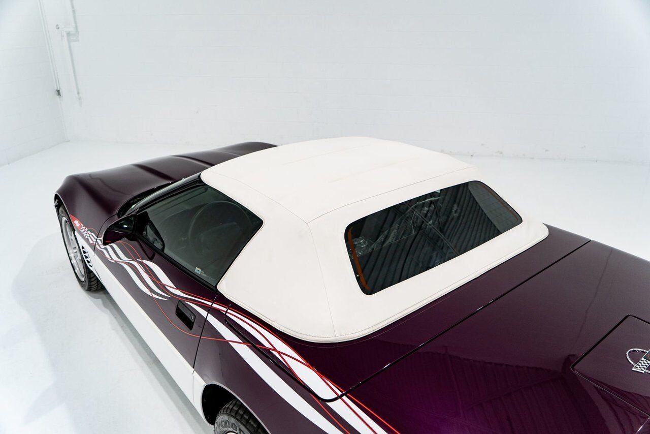 Chevrolet Corvette *PRIX EN USD* RPO Z4Z PACE CAR PRESENTED IN DELIVERY PACKAGING WITH ONLY 192MILES (307KM) FROM NEW 1995 Blanc Montréal - photo #85