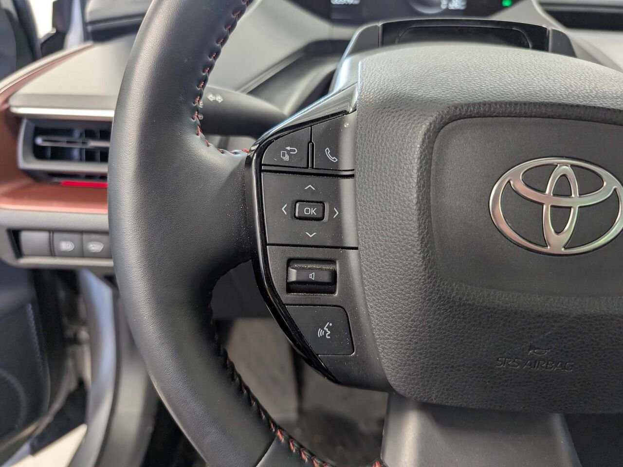 2025 Toyota Prius Prime JTDACACU7S3041114 Cutting Edge Silver Sherbrooke - photo #12