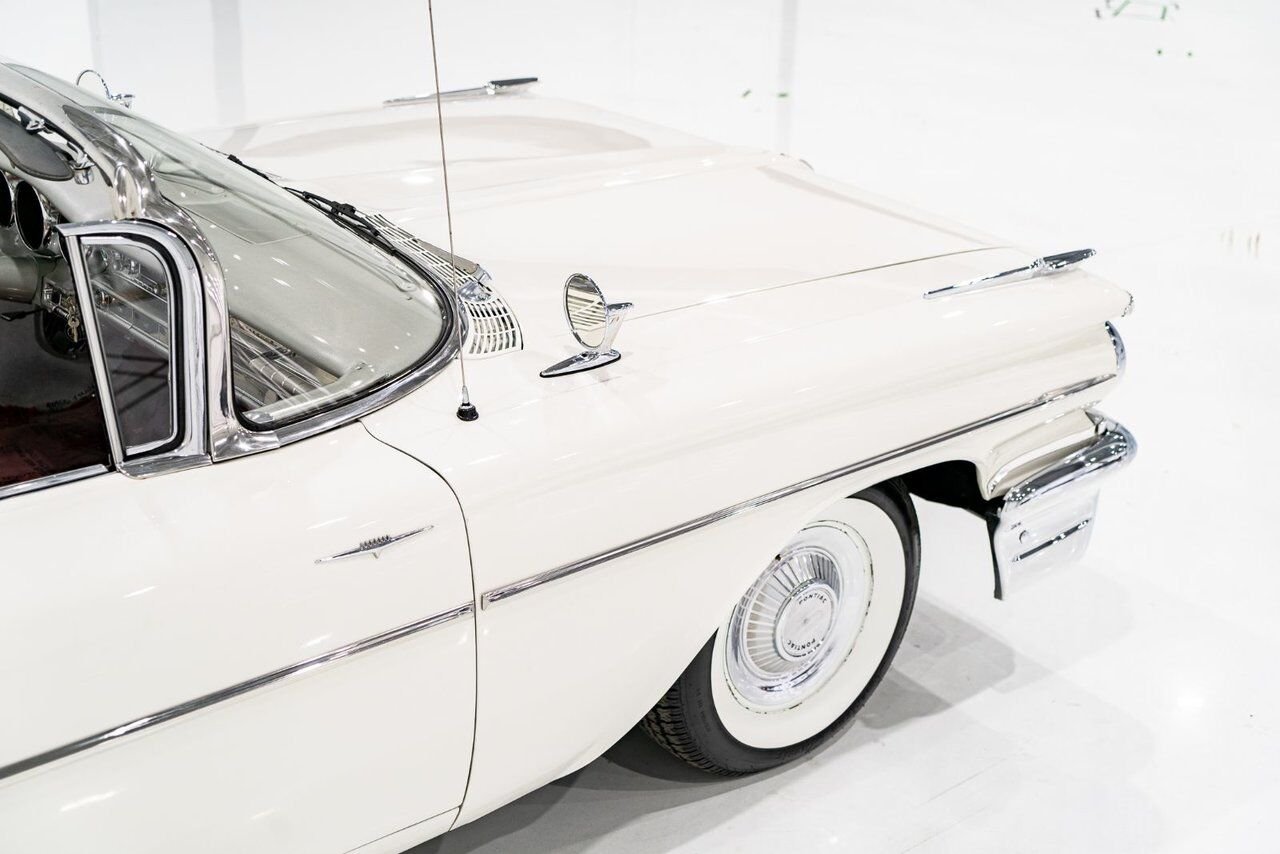 Pontiac PARISIENNE **PRIX EN USD** Fully restored with 261cu.in. and GM built sheet 1959 Blanc Montréal - photo #42