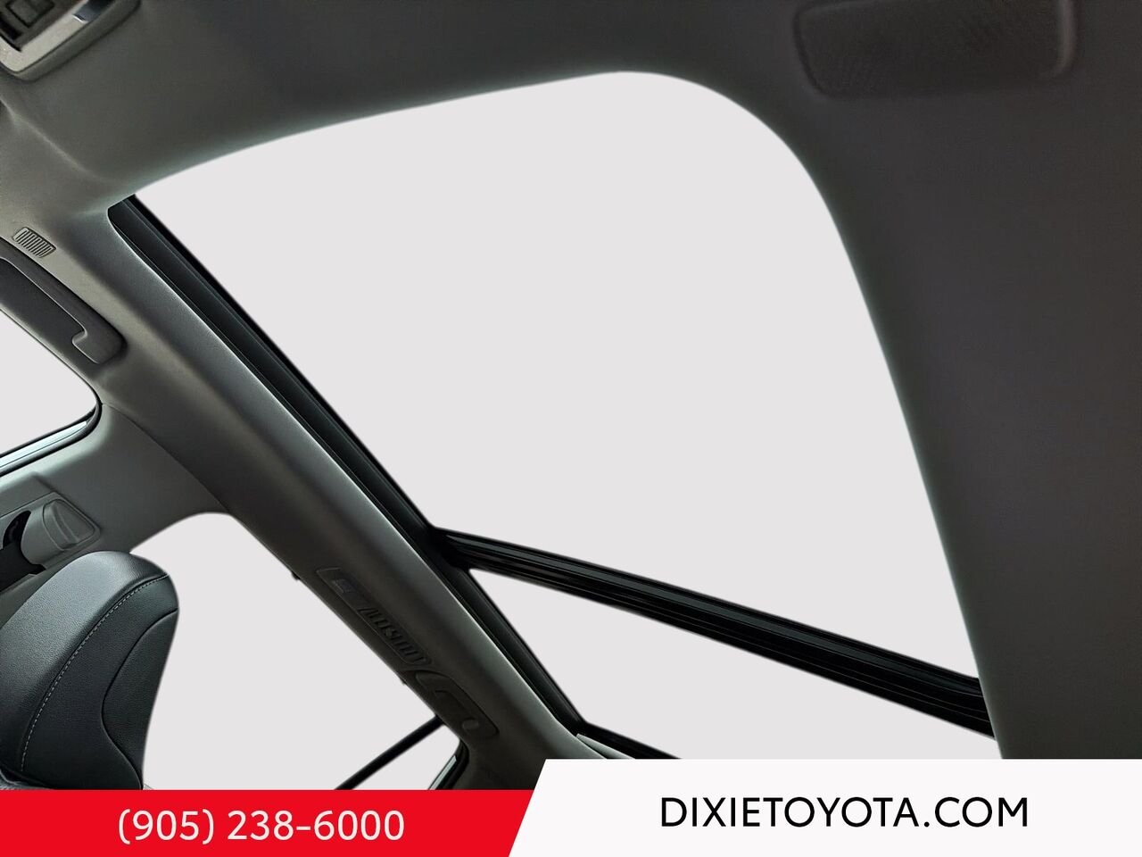 2025 Toyota Grand Highlander HYBRID LIMITED AWD / HEATED AND VENTILATED SEATS / MOONROOF / ALLOY WHEELS / CARPLAY AND ANDROID AUTO White Mississauga - photo #10