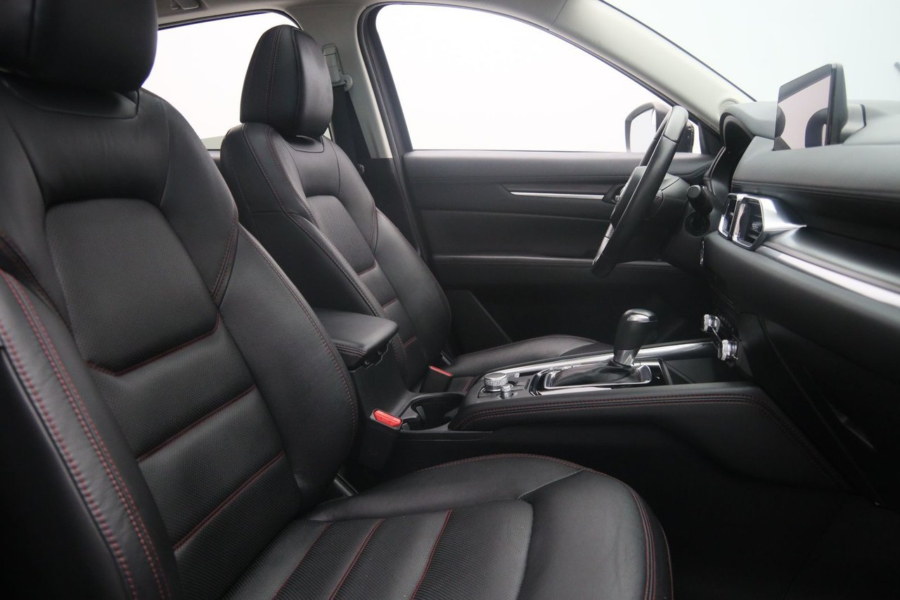 2025 Mazda CX-5 VIN JM3KFBCM8S0579539 Black Chicoutimi - photo #16