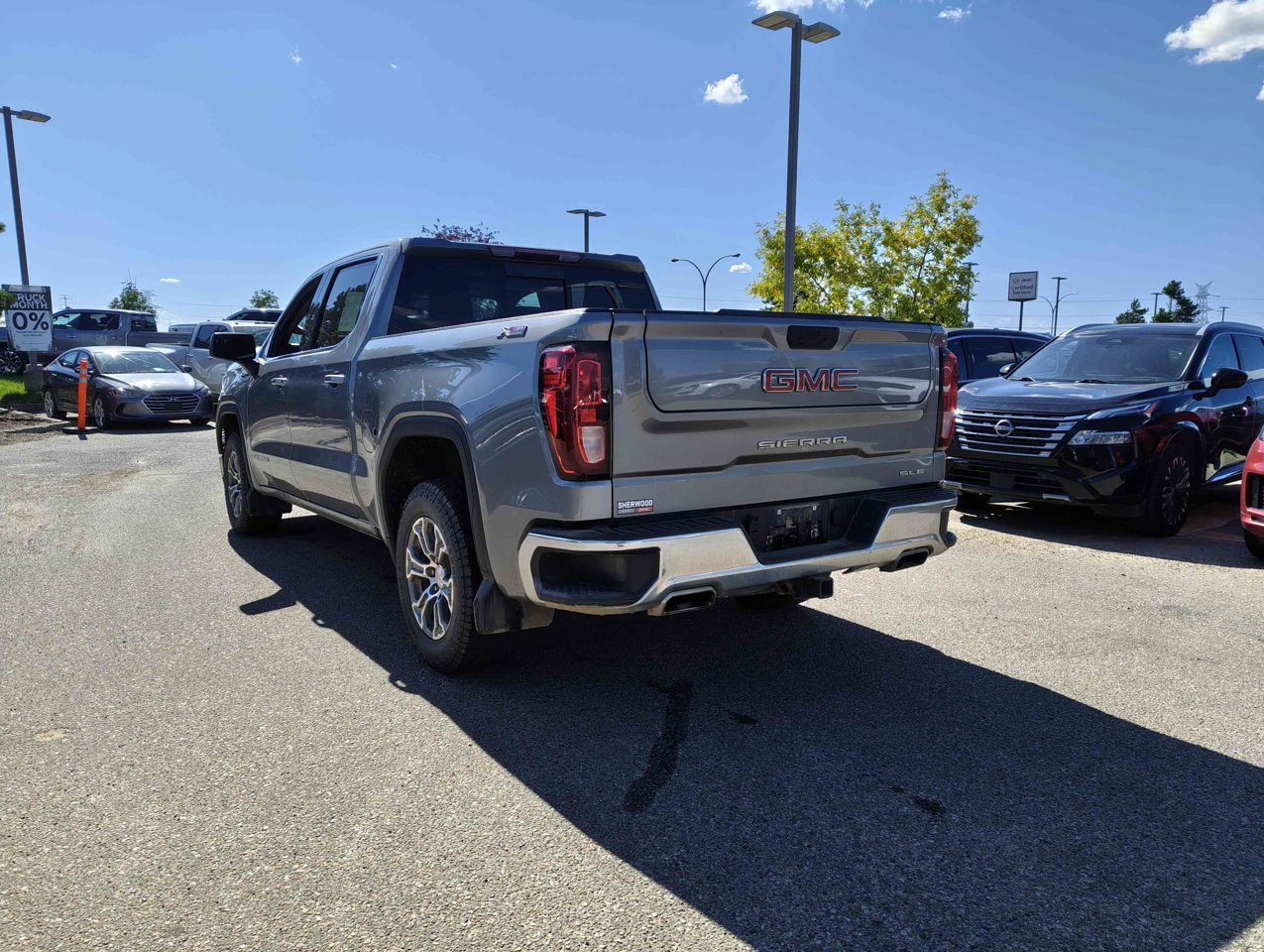 2023 GMC Sierra 1500 4WD Crew Cab 147 SLE Grey Sherwood Park - photo #4