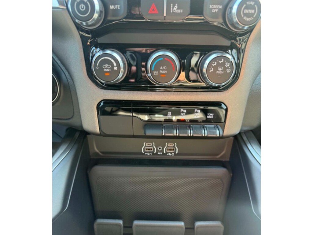 2026 Ram 1500 Grey Saint-Basile-le-Grand - photo #22