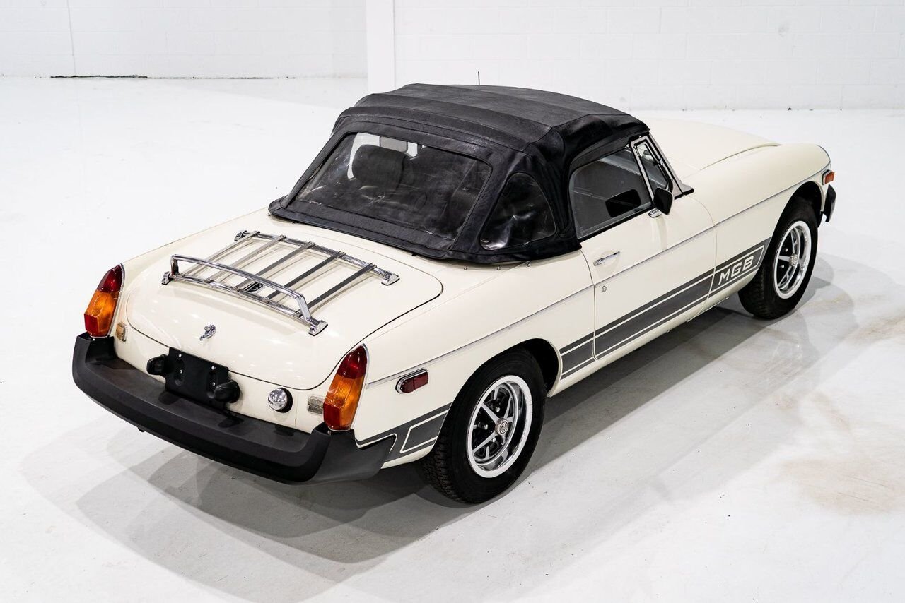 1979 MG B Beautifully presented from former complete restoration White Montreal - photo #69