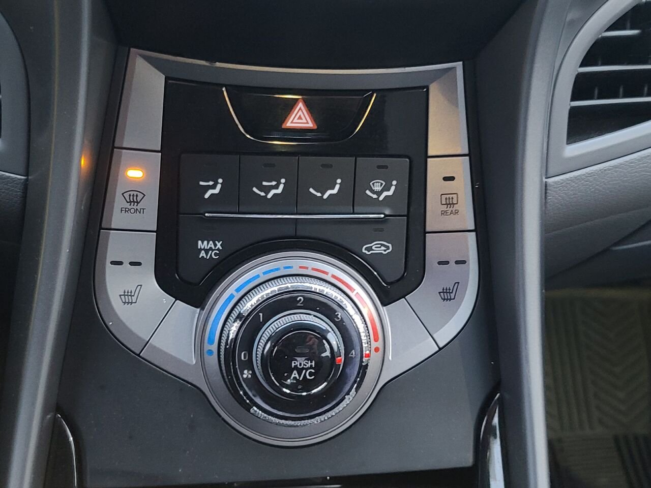 2013 Hyundai Elantra Bronze  - photo #13