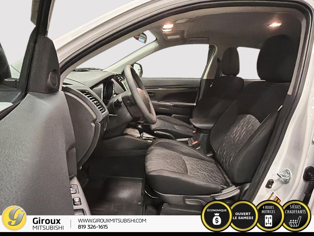 2025 Mitsubishi RVR White Sainte-Agathe-des-Monts - photo #7