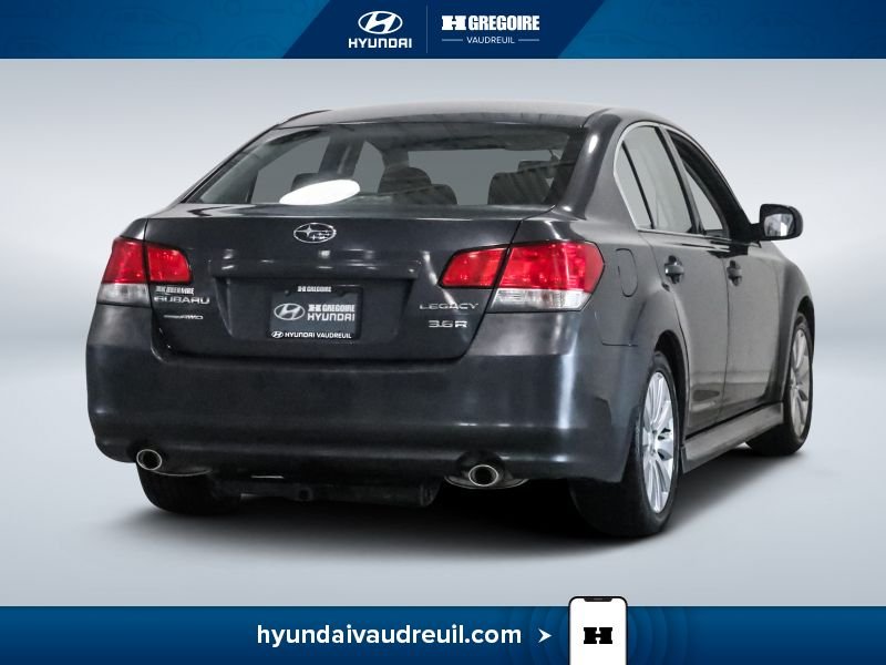 2010 Subaru Legacy Grey Laval - photo #10