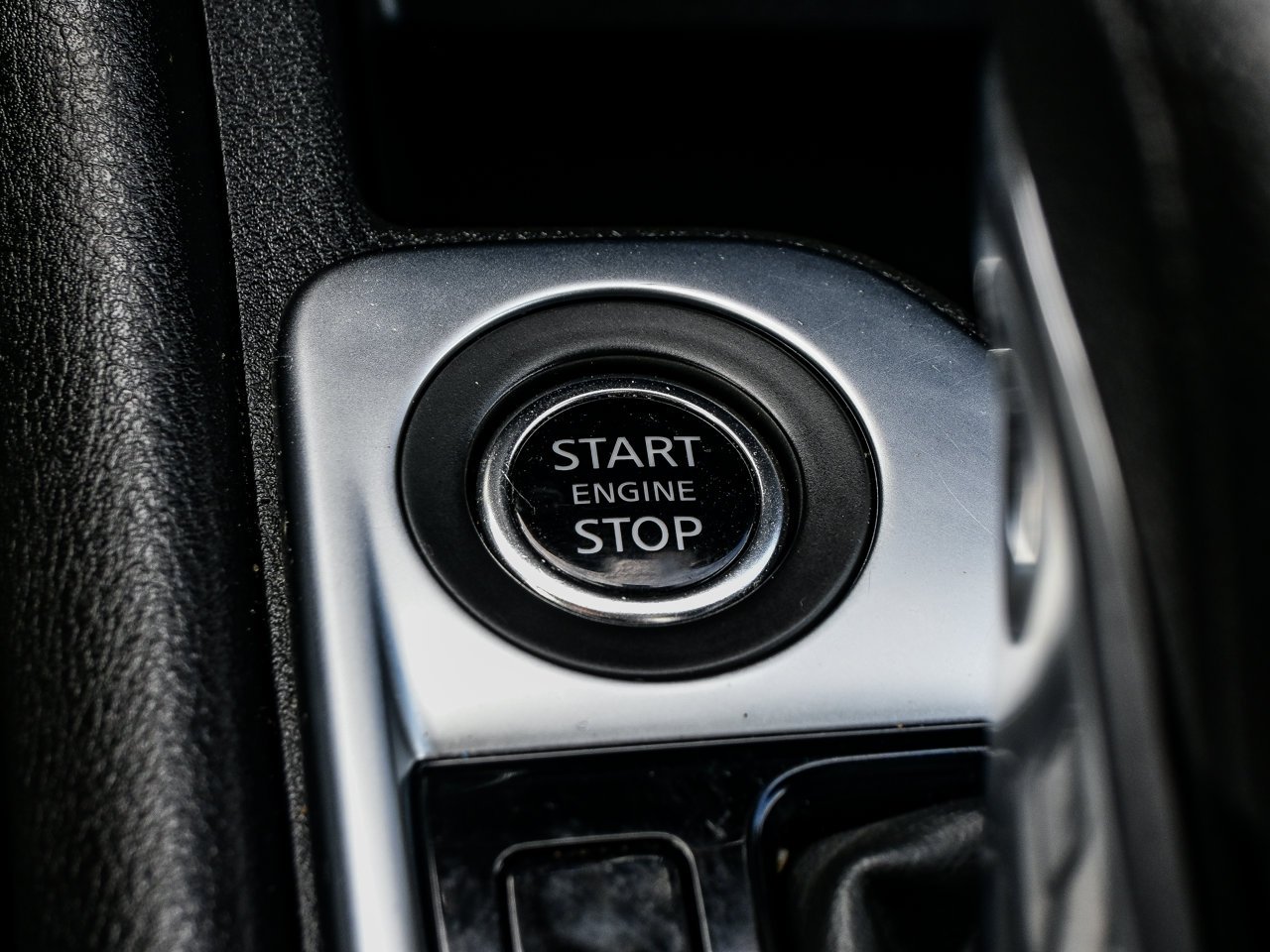 2025 Nissan Sentra SV CVT Black Sherwood Park - photo #23