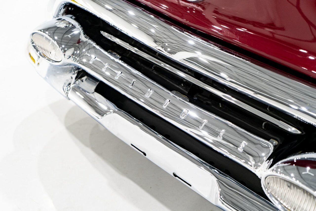 1953 Oldsmobile 98 PRIX EN USD | Convertible Beautifully Presented from complete Restoration Red Montreal - photo #45