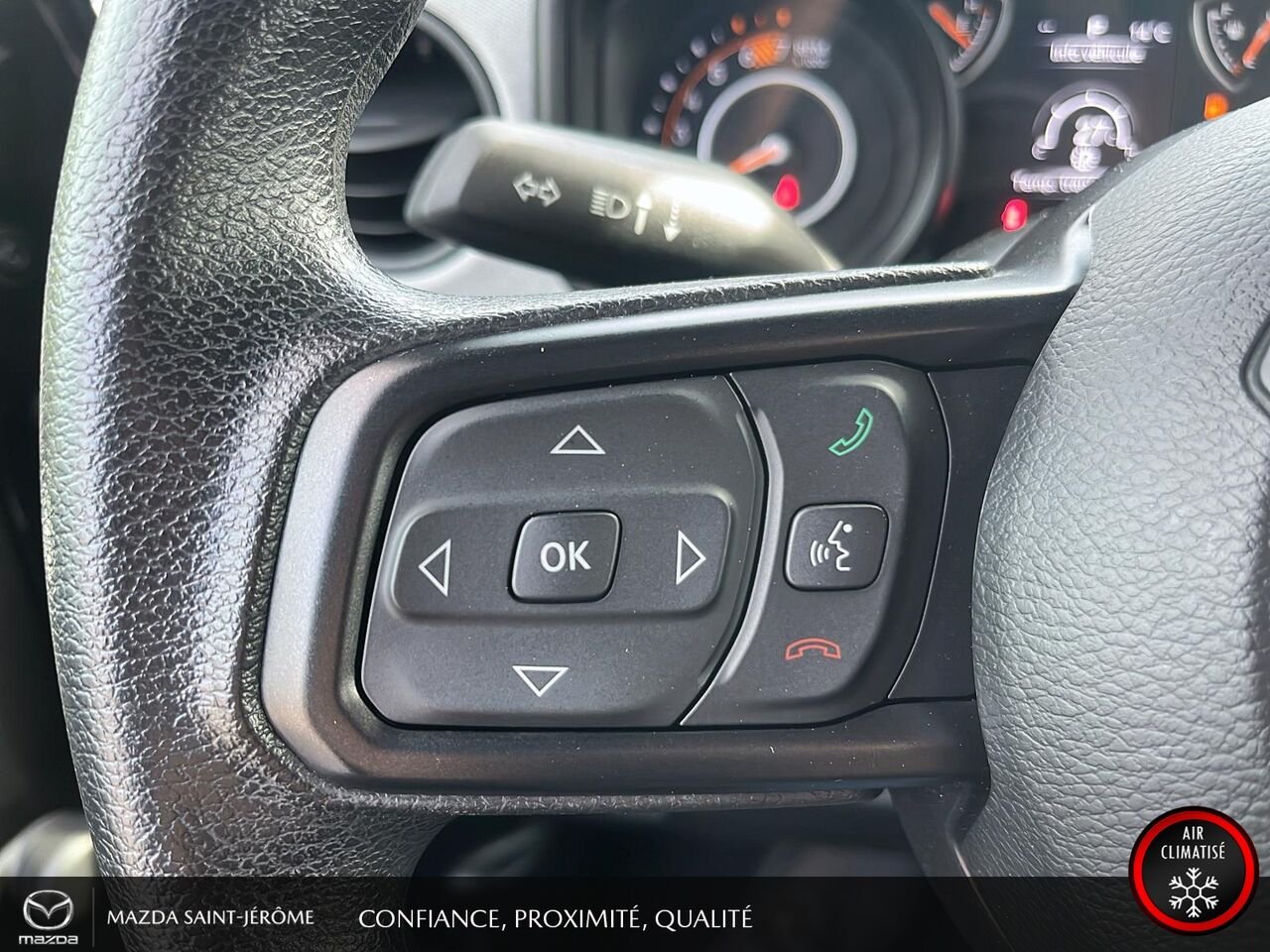 2024 Jeep Wrangler Sport 2 PORTES | TOIT SOUPLE | 4x4 | AUTOMATIQUE | V6 Black Saint-Jérôme - photo #14