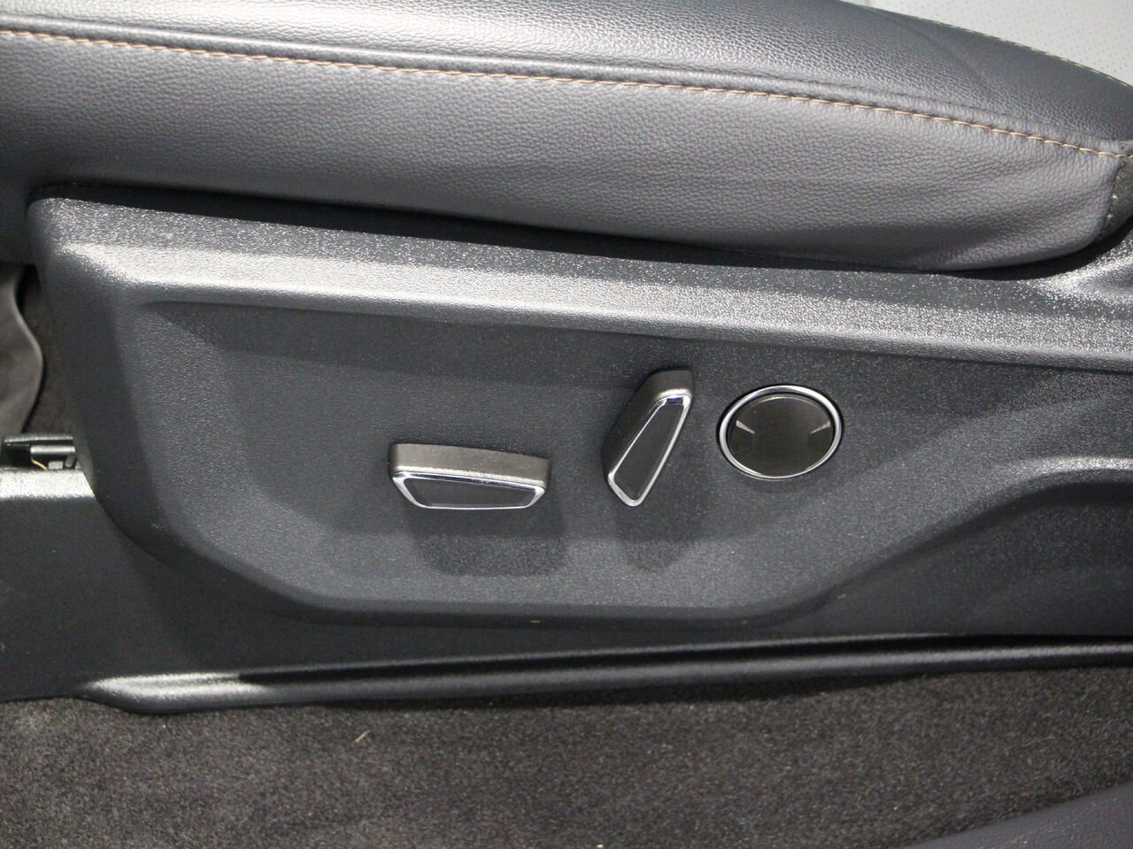 Ford F-150 Lightning LARIAT F150 LIGHTNING LARIAT 2025 Gris Châteauguay - photo #17