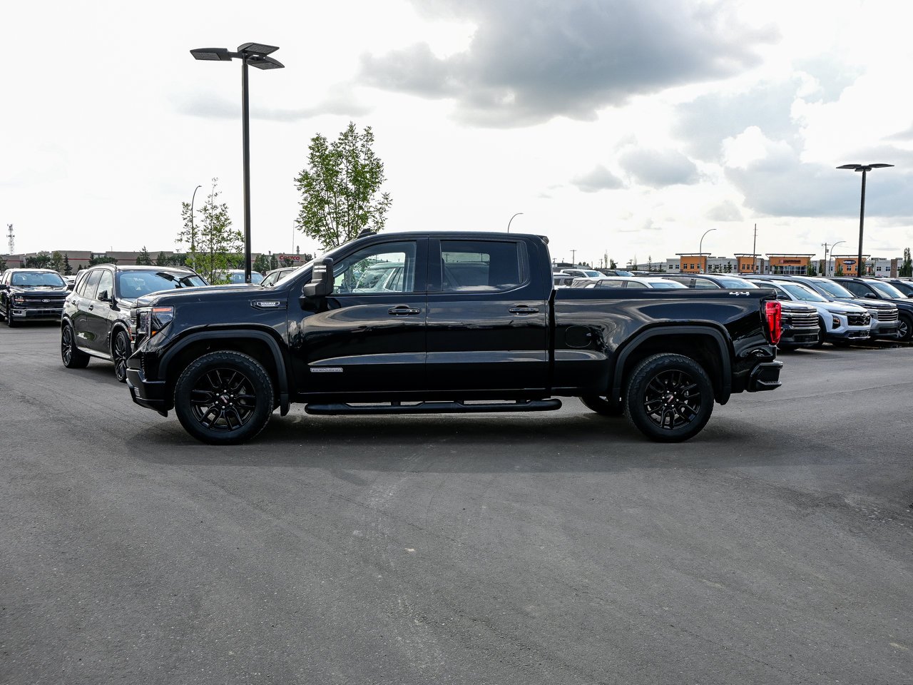 2023 GMC Sierra 1500 4WD Crew Cab 157 Elevation Black Sherwood Park - photo #9