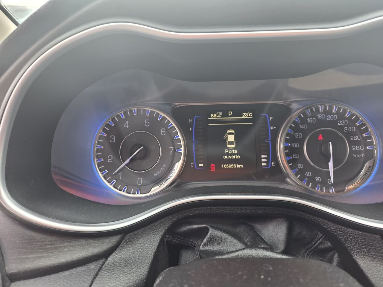 2015 Chrysler 200 Red  - photo #9