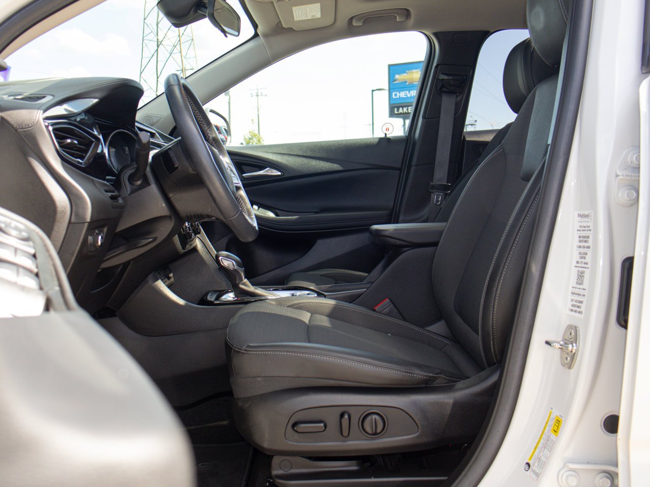 2022 Buick Encore GX AWD 4dr Select White Sherwood Park - photo #17