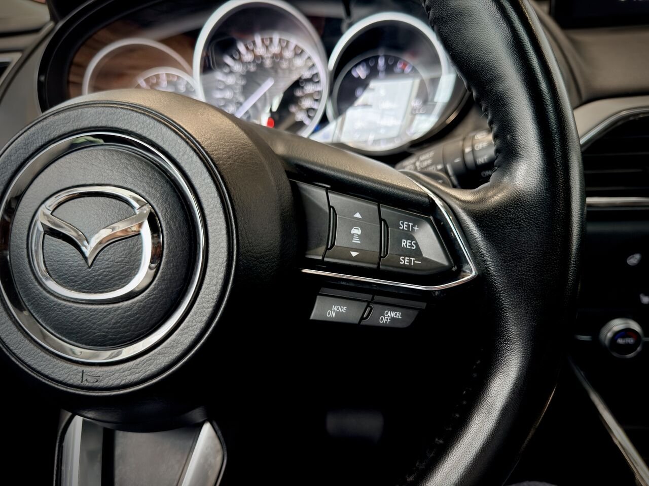 2023 Mazda CX-9 Silver Notre-Dame-des-Prairies - photo #19