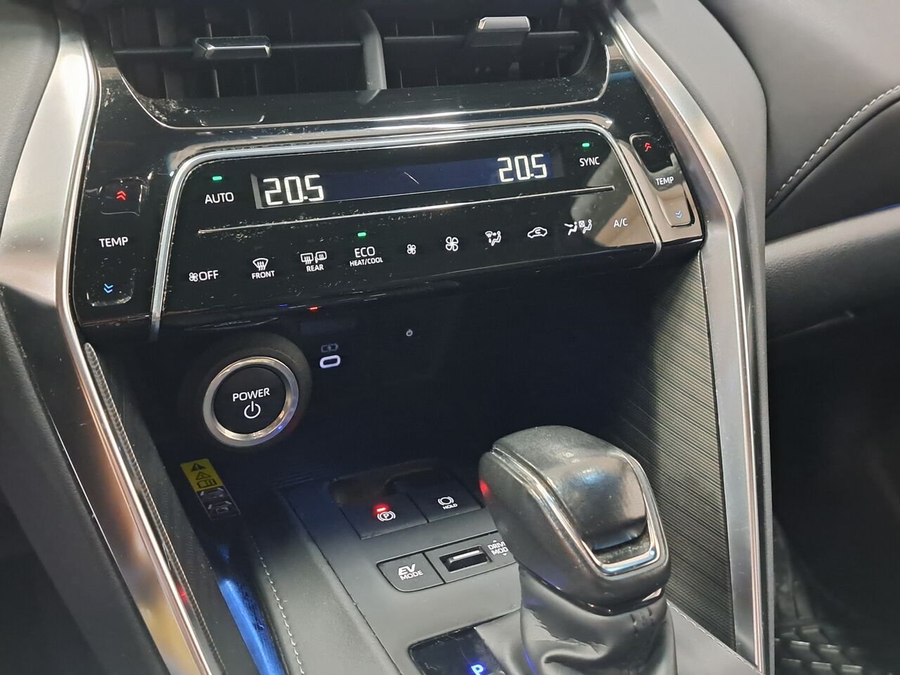 Toyota Venza XLE TI 2024 Titane éclatant Lac-Etchemin - photo #10