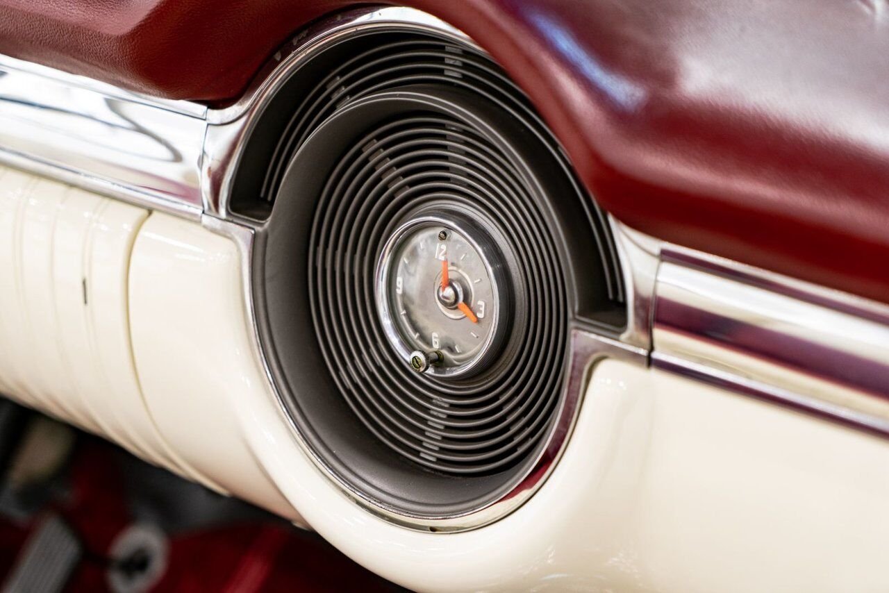 1953 Oldsmobile 98 PRIX EN USD | Convertible Beautifully Presented from complete Restoration Red Montreal - photo #71