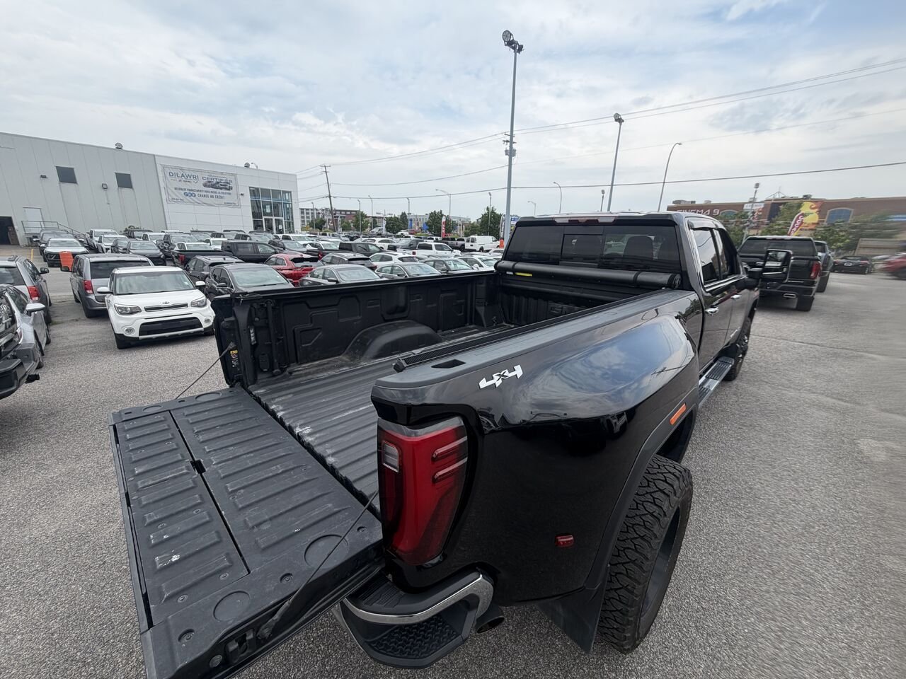 GMC SIERRA K3500 SLT SLT cabine multiplace 4RM 172 po 2025 Noir Ottawa & Gatineau - photo #15