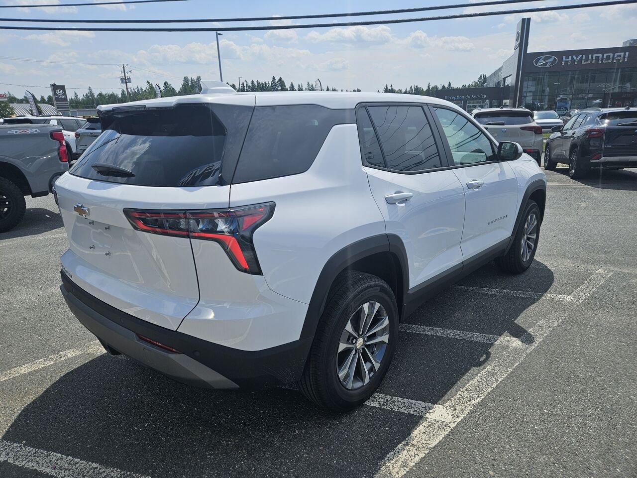 2027 Chevrolet Equinox LT 4 portes à transmission intégrale avec 2LT Summit White Thetford Mines - photo #3