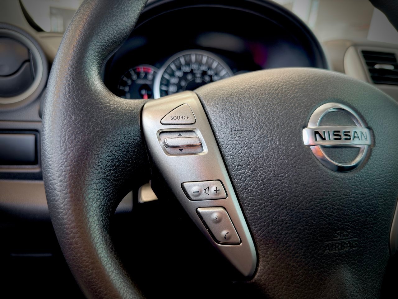 2019 Nissan Micra Black Notre-Dame-des-Prairies - photo #17