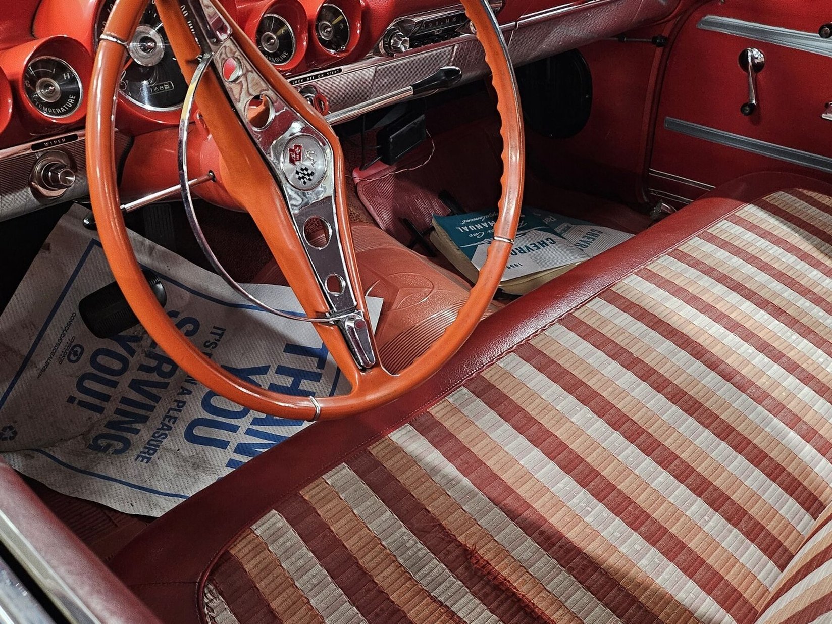 Chevrolet Impala Rare find - Survivor - Flat top 1959 Rouge Montréal - photo #2