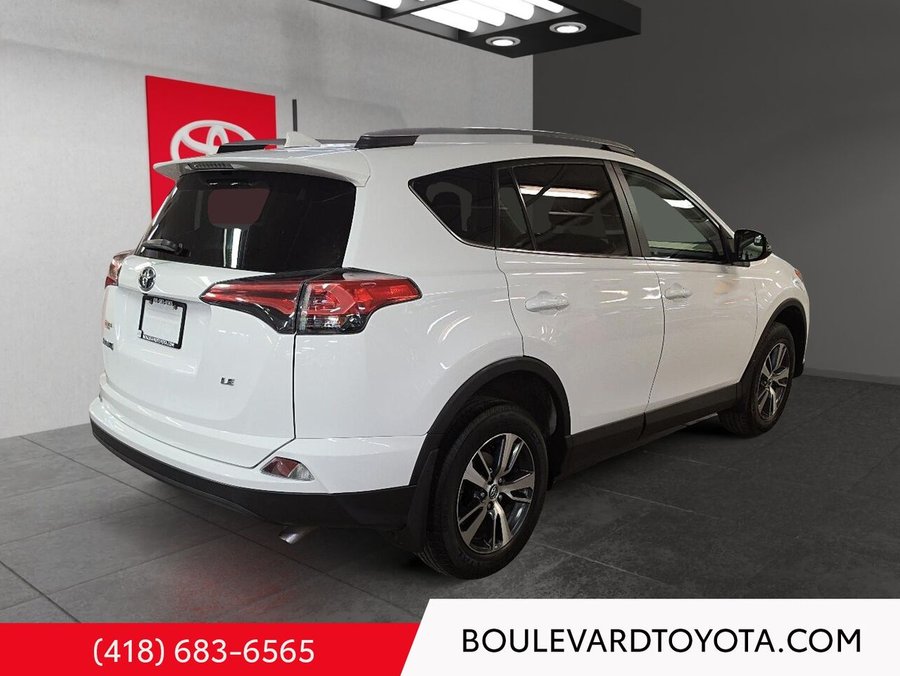 2018 Toyota RAV4 2018 White