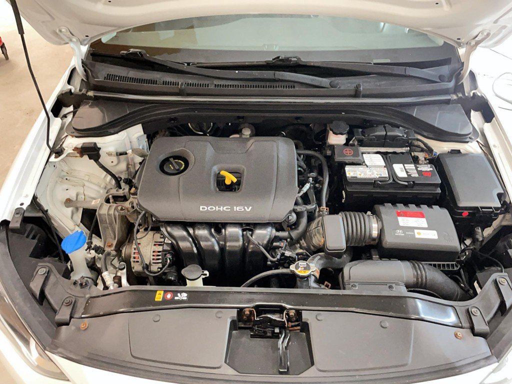 2017 Hyundai ELANTRA White Amos - photo #25