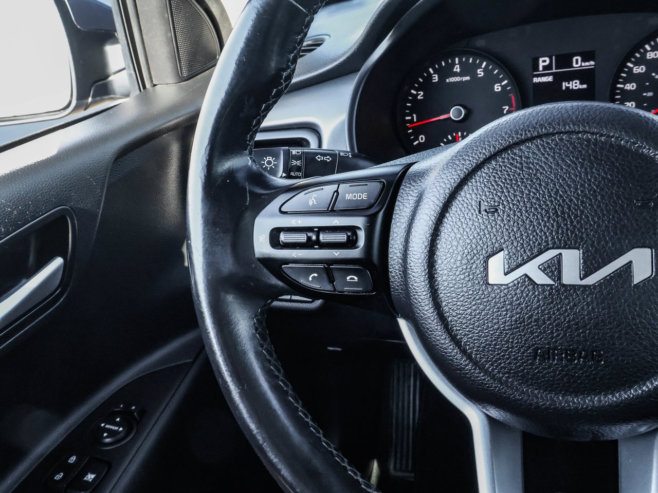 2022 Kia Rio 5-door LX+ IVT Blue Sherwood Park - photo #20