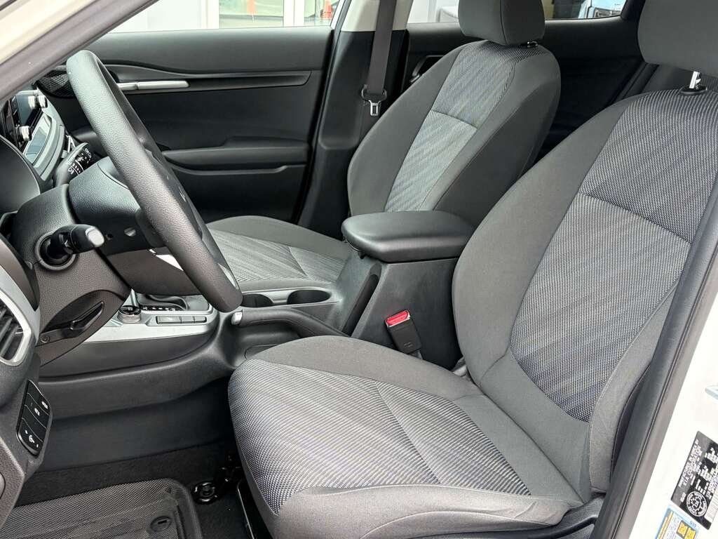 2023 Kia Seltos White Gatineau - photo #9