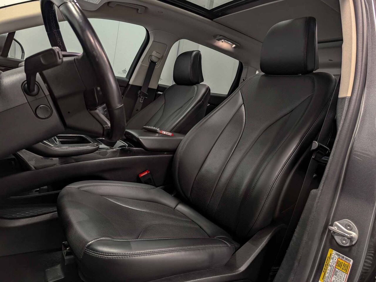2023 Lincoln NAUTILUS Reserve AWD Toit Ouvrant Bas Kilométrage Grey Sherbrooke - photo #8