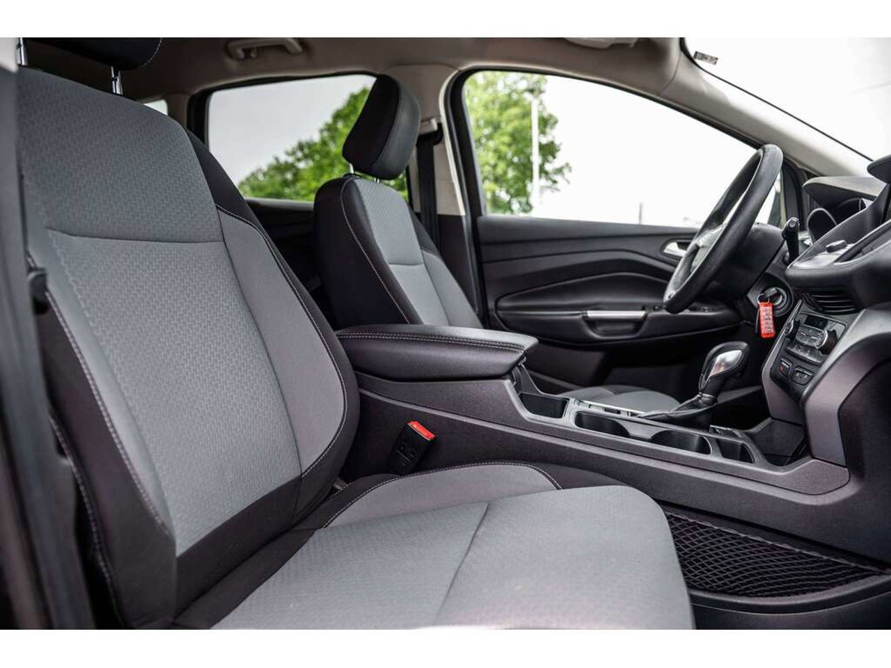 2018 Ford Escape Grey Sainte-Julienne - photo #30