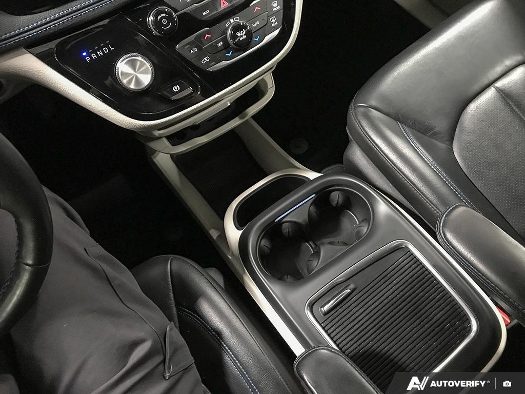 2021 Chrysler Pacifica Hybrid 2601324A | Touring L Plus White Edmonton - photo #17