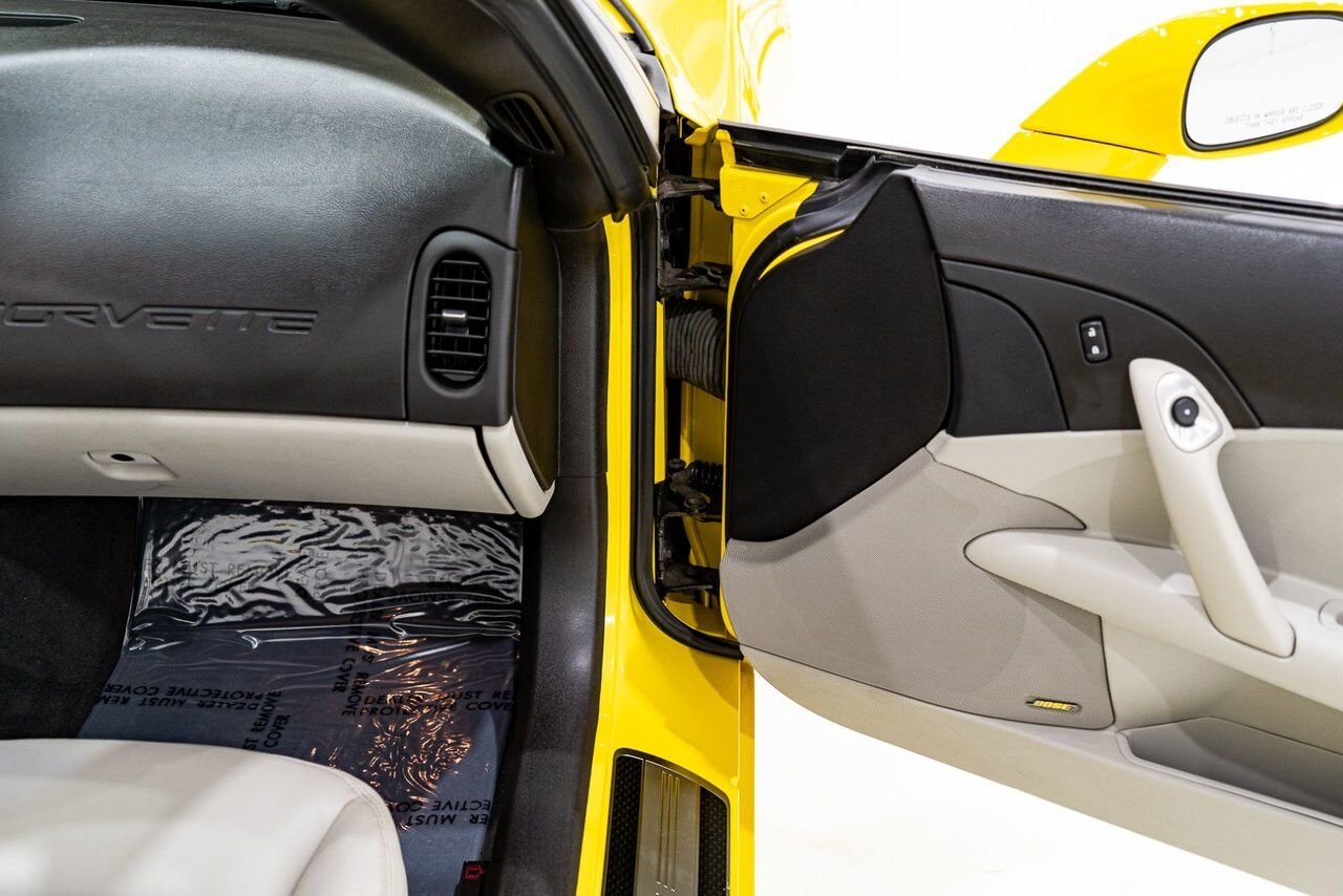 2008 Chevrolet Corvette PRIX EN USD | With Only 900km (563mi) From New With Window Sticker Yellow Montreal - photo #62