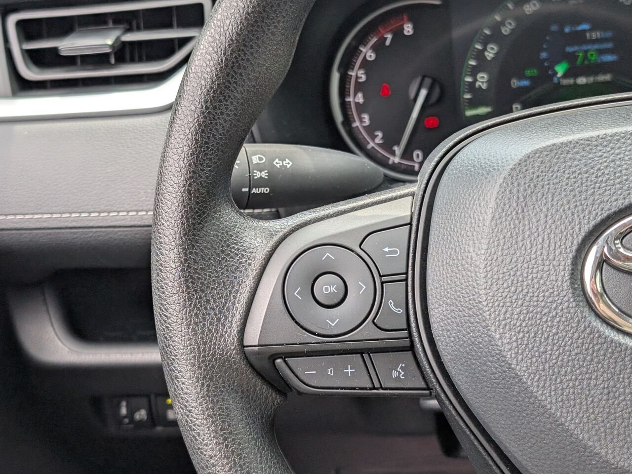 Toyota RAV4 LE/SIÈGES CHAUFFANTS/CAMÉRA DE RECUL/BLUETOOTH/AC/ 2025 Ciel argent métallisé Sherbrooke - photo #15