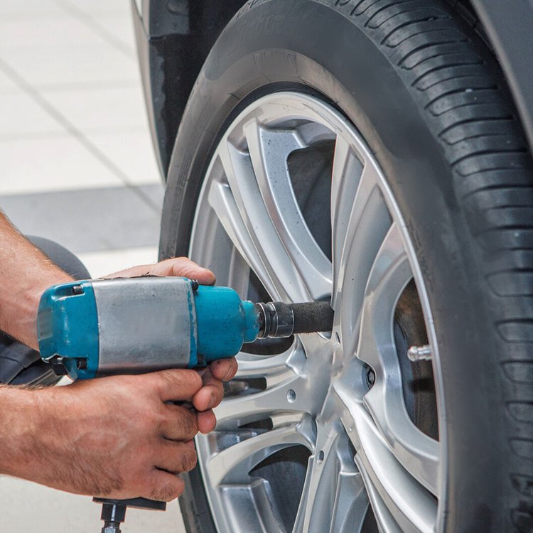 Summer tires installation