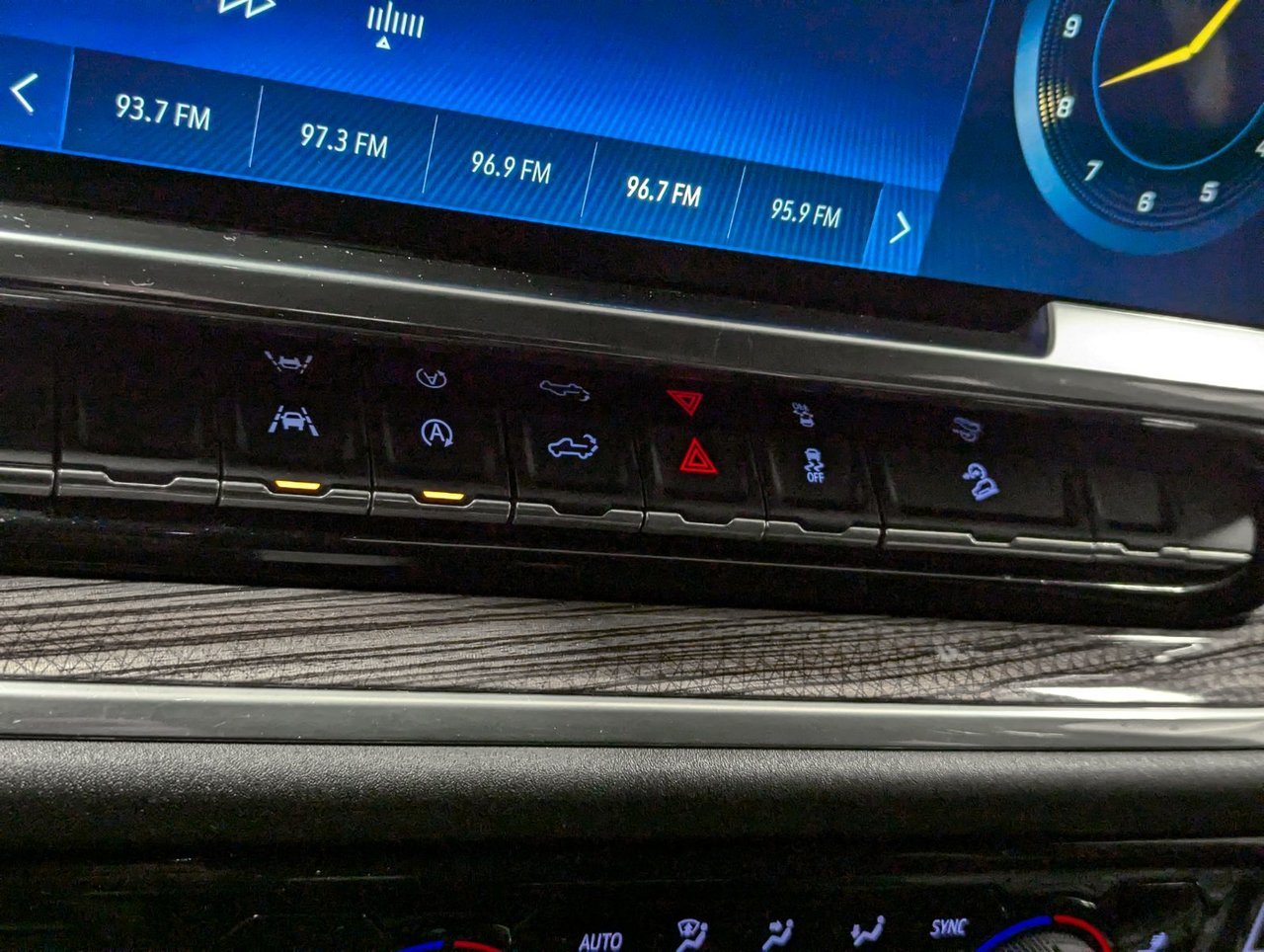 2022 Chevrolet Silverado 1500 LT Trail Boss Saint-Eustache - photo #16