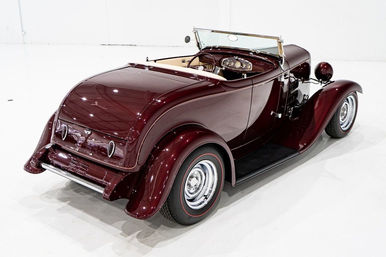 1932 Ford Highboy Lobeck creation spectacular presentation **PRICE IN USD** Red Montreal - photo #1