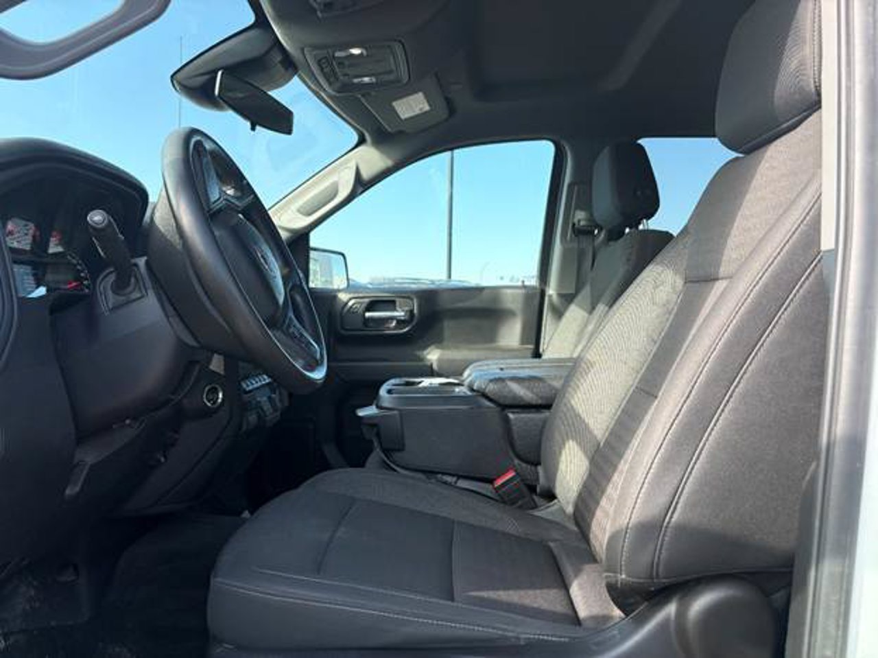 2024 Chevrolet Silverado 1500 4WD Crew Cab 147 Custom Trail Boss White Sherwood Park - photo #5
