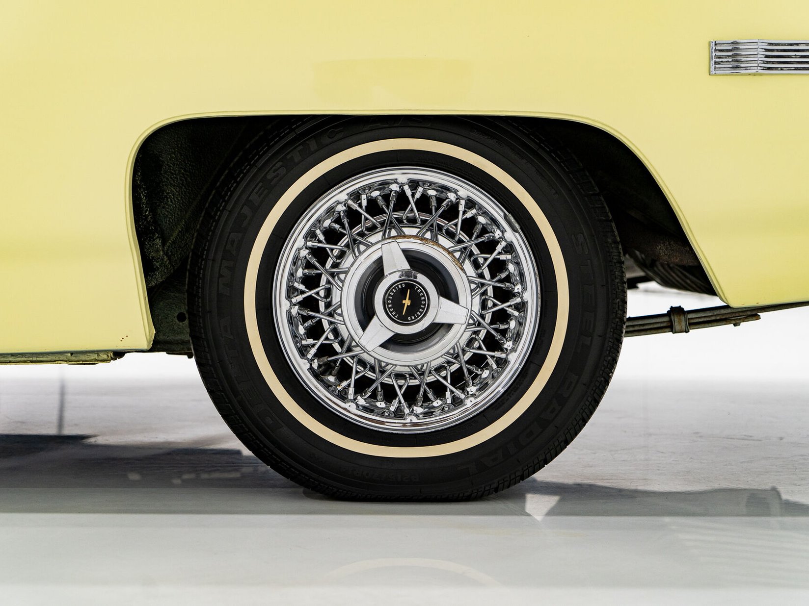 Ford Thunderbird Beautifully Presented From Older Restoration with original bill of sale 1962 Jaune Montréal - photo #43